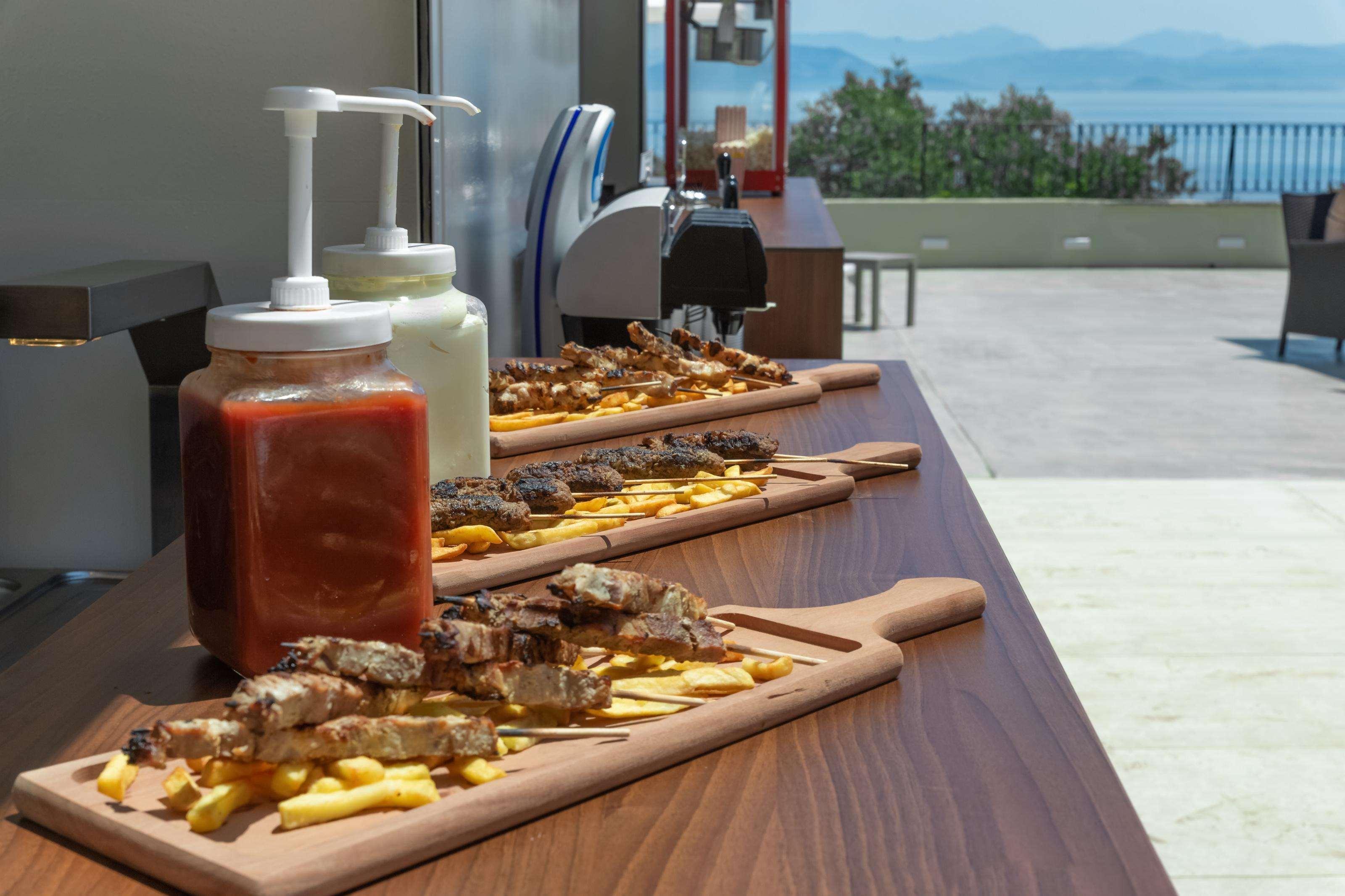 Aeolos Beach Resort Gastouri  ภายนอก รูปภาพ