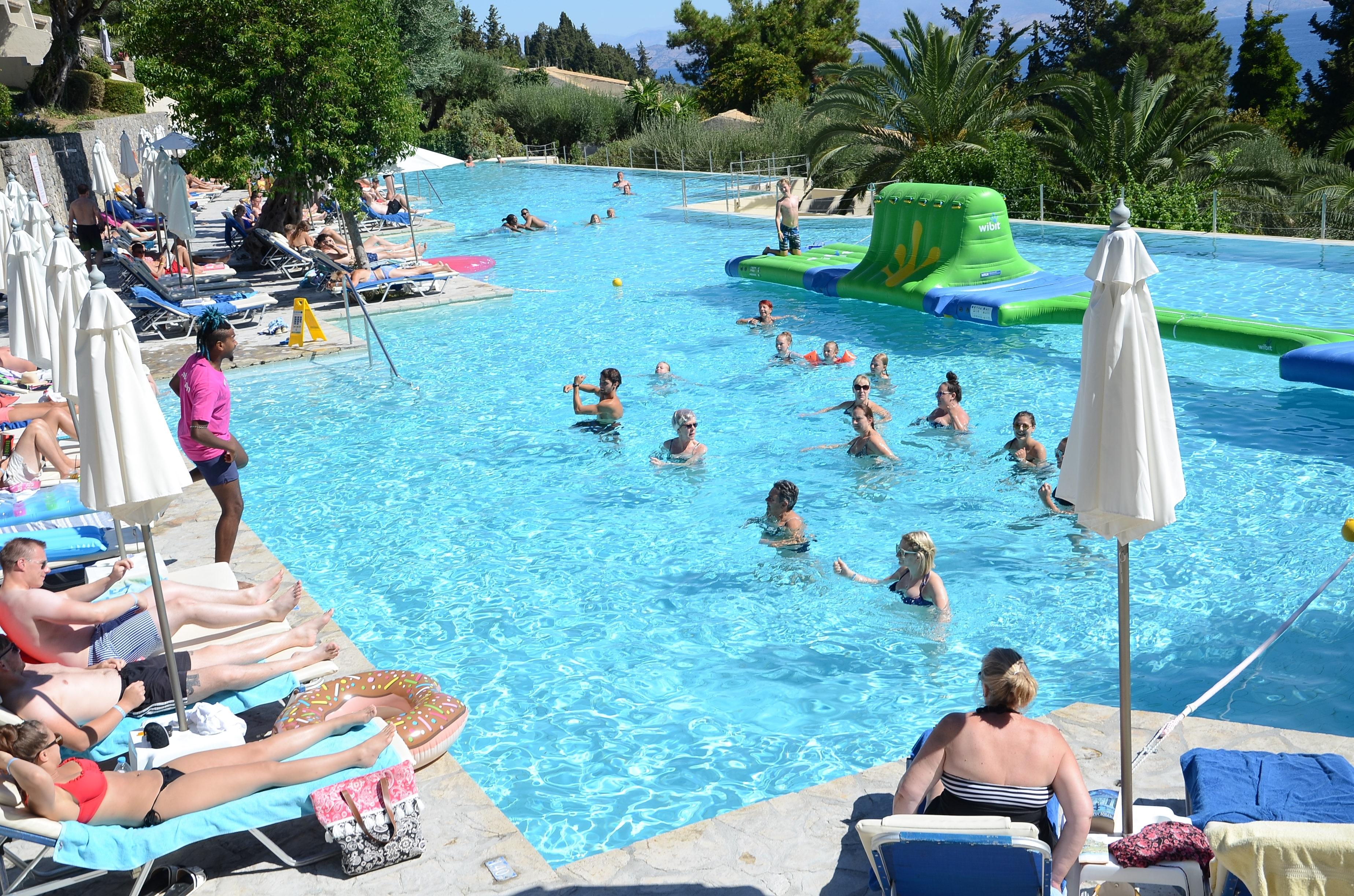 Aeolos Beach Resort Gastouri  ภายนอก รูปภาพ