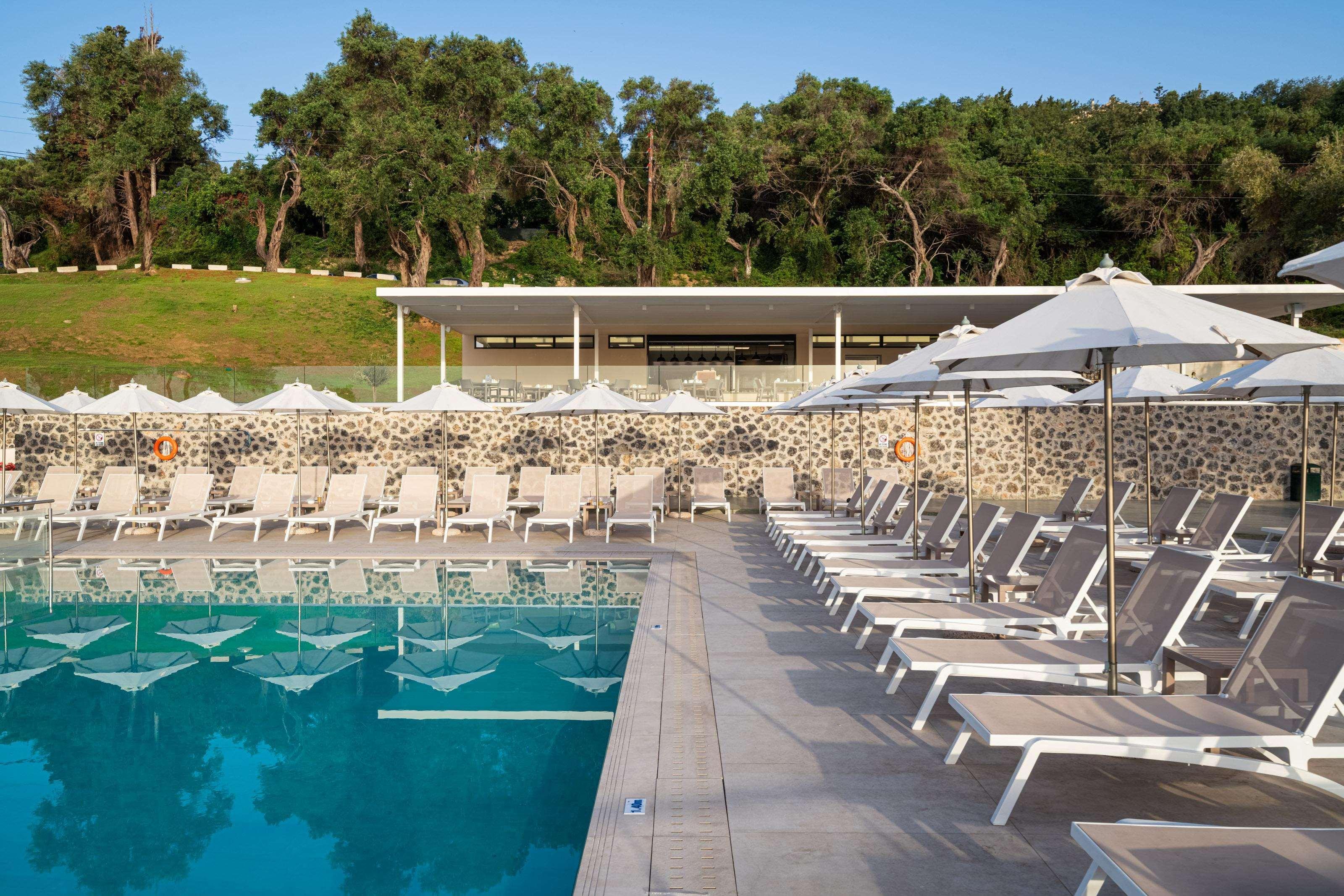Aeolos Beach Resort Gastouri  ภายนอก รูปภาพ